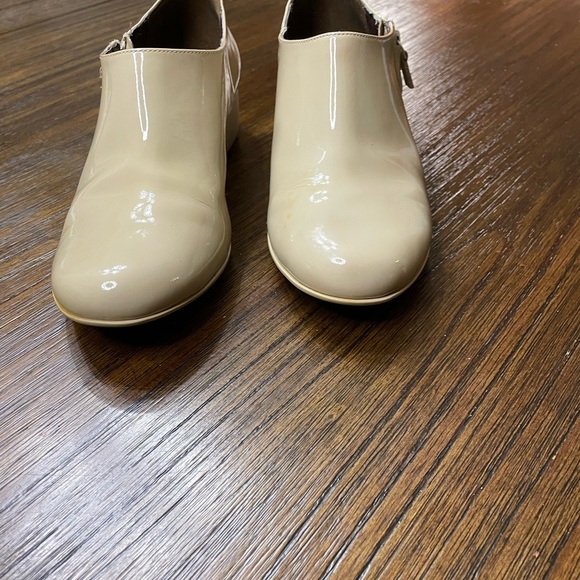 Cole Haan Elegant Tan Women's Shoes - Picture 1 of 8